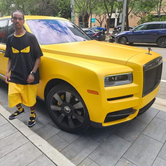 Meet your Posher, Damon - Picture 2 of 2